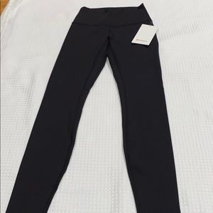 Lululemon Wunder Under size 4